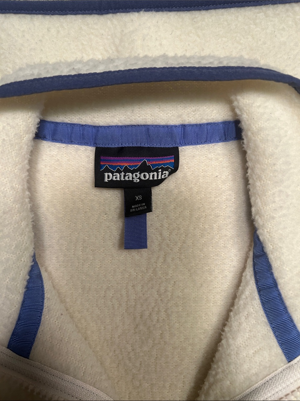 Patagonia White Sherpa Pullover with Blue Trim - Picture 8 of 8